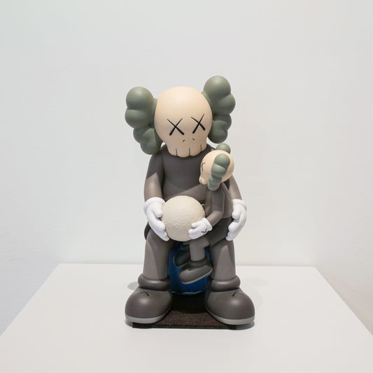 KAWS - HOLIDAY THAILAND (BROWN)